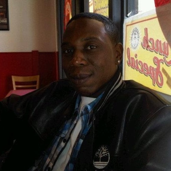 Profile Picture of Andrei Boulware (@aboulwarejr) on Poshmark