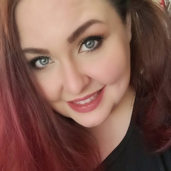 Profile Picture of Carolyn Pagano (@capagano) on Poshmark
