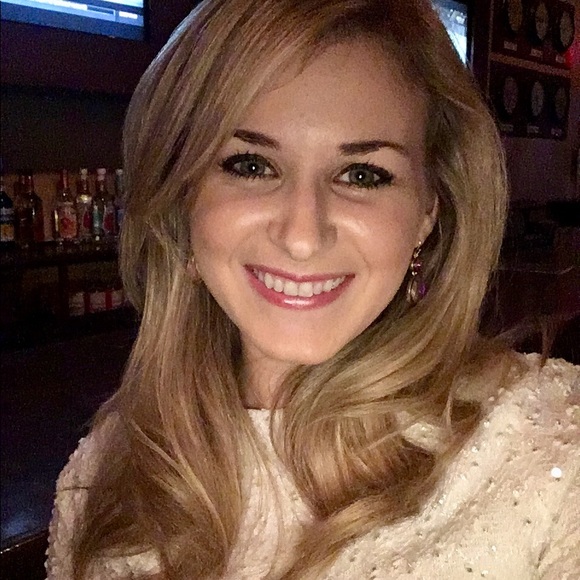 Profile Picture of Michaela Tidball (@michaelatidball) on Poshmark
