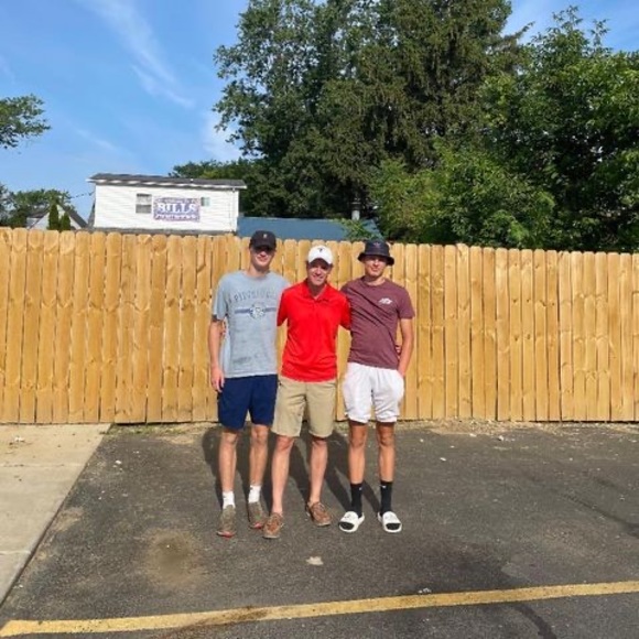 Profile Picture of Aaron Longbine (@alongbino2002) on Poshmark