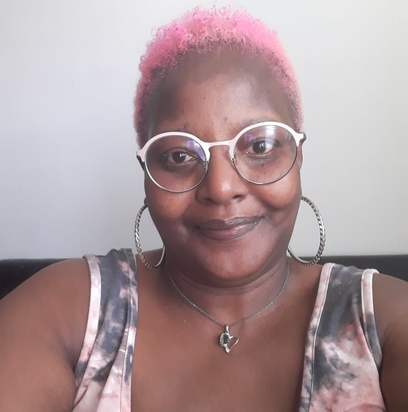 Profile Picture of La'donna Boyens (@ladonnaboyens) on Poshmark