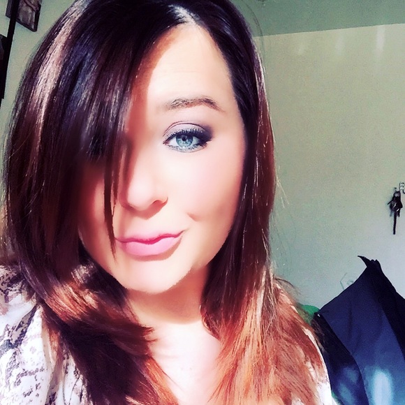 Profile Picture of Katie Popielarz (@katiepop2007) on Poshmark