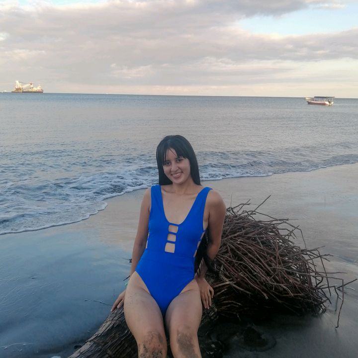 Profile Picture of Heather De Gracia (@heatherheigel) on Tiktok