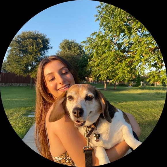 Profile Picture of Payton Bates (@paytonabates) on Poshmark