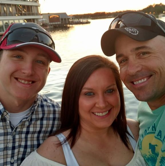 Profile Picture of David Parrott (@david_parrott) on Poshmark