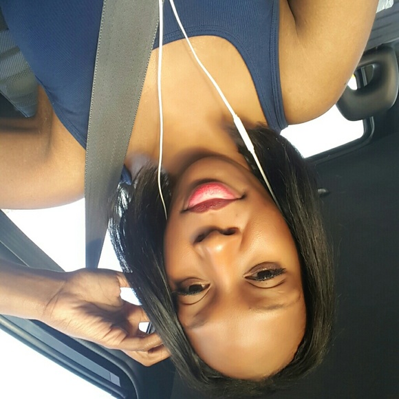 Profile Picture of Aisha Stewart (@mzkandy80) on Poshmark