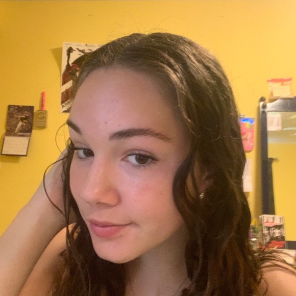 Profile Picture of Trinity Aragon-scriven (@trinityarago870) on Poshmark