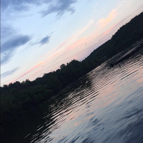 Profile Picture of Chloe Webb (@chloew5) on Poshmark