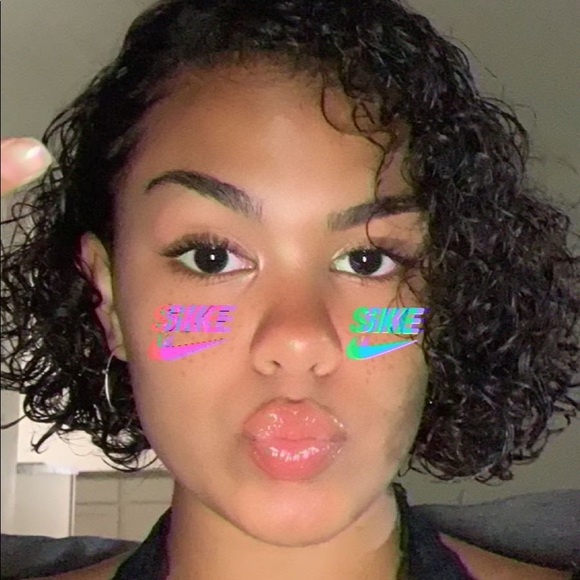 Profile Picture of Tamberly Williams (@tlwilliams04) on Poshmark