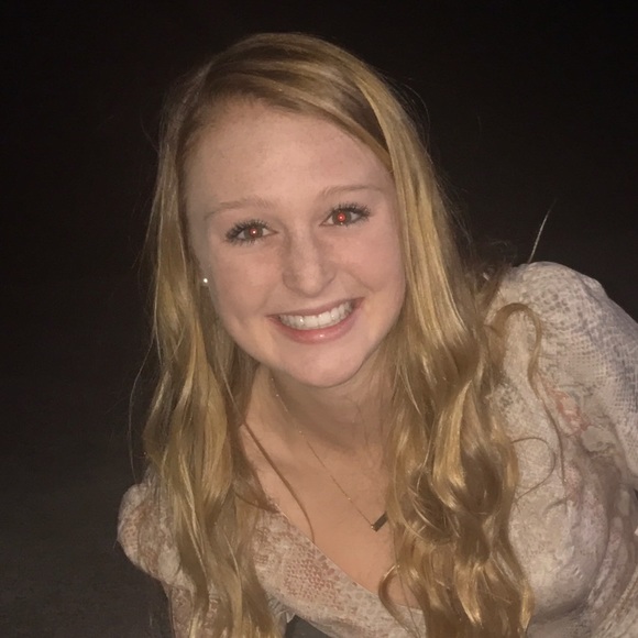 Profile Picture of Haley Hatcher (@haleyehatcher) on Poshmark