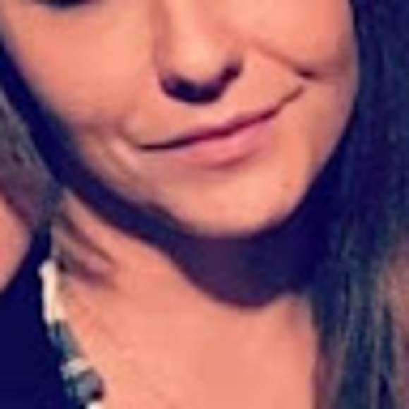 Profile Picture of Melissa Branchaud (@melissabranc982) on Poshmark