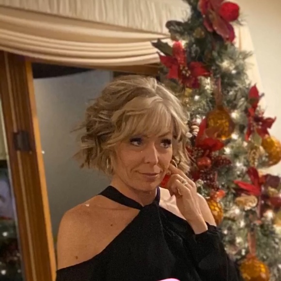 Profile Picture of Robin Meier (@coachrobin) on Poshmark