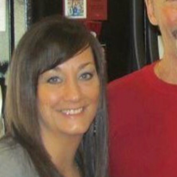 Profile Picture of Stacie Hayes (@stacie_hayes) on Poshmark