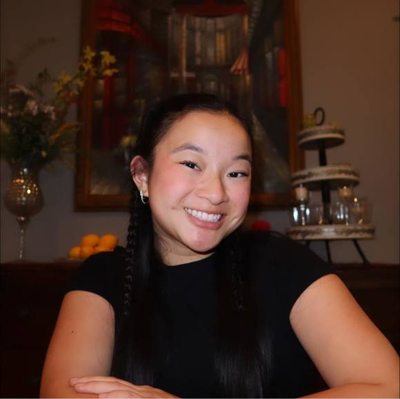 Profile Picture of Jayden Justiniano (@jjayden06) on Poshmark