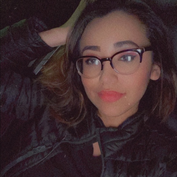 Profile Picture of Lizbeth Chavarria (@lchavarria) on Poshmark