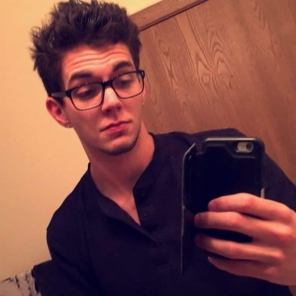 Profile Picture of Steven Cotter (@stevencotter03) on Poshmark