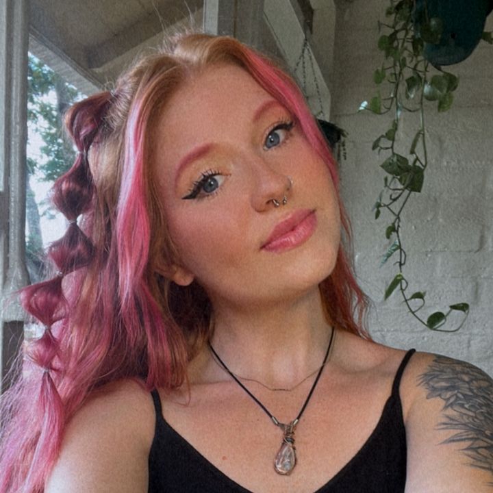 Profile Picture of Summer Cline (@summermoirye) on Tiktok