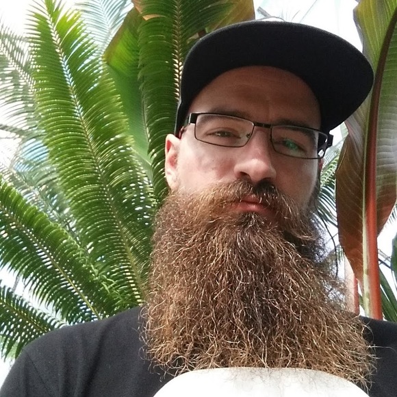 Profile Picture of Eric Tanner (@etanner1118) on Poshmark