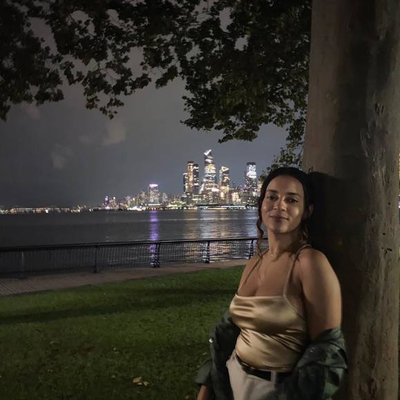 Profile Picture of Milayka Claudel (@milaykaclaudel) on Poshmark