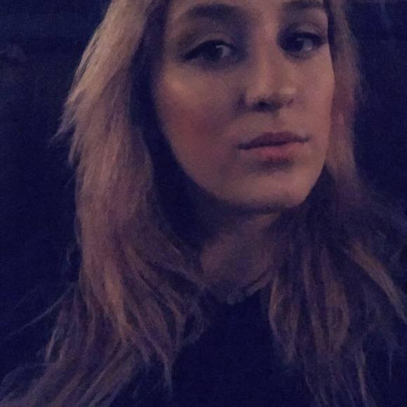 Profile Picture of Samantha Panzner (@spanzner) on Poshmark