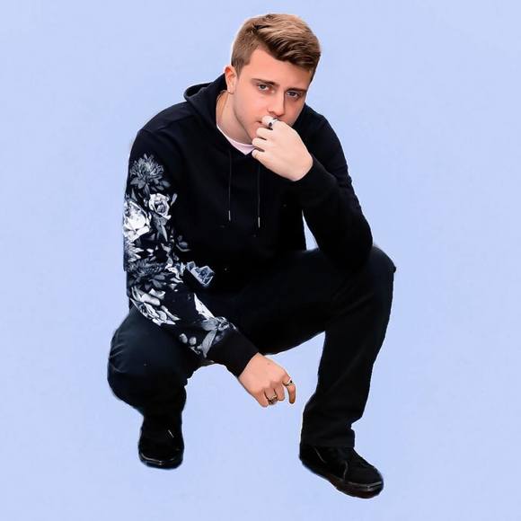 Profile Picture of Christopher Puffenbarger (@lux_lucid) on Poshmark