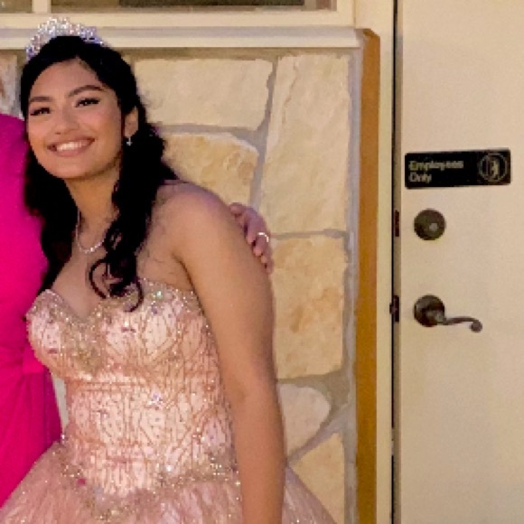 Profile Picture of Denalyn Jimenez (@denalynjimenez) on Poshmark