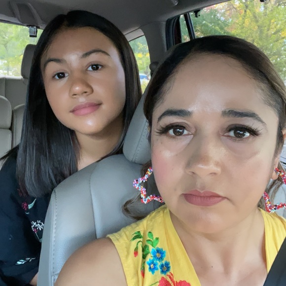 Profile Picture of Lorena Gaona torres (@lorenagaona36) on Poshmark