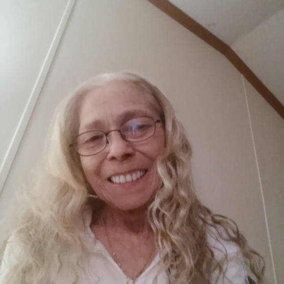 Profile Picture of Dona Kochell (@kochelld) on Poshmark