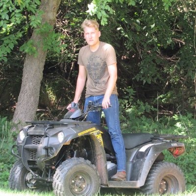 Profile Picture of Johnny Bravo (@DanleyAndrew) on Twitter