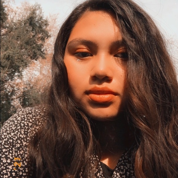 Daniella Noh - Poshmark Profile Picture of Daniella Noh (@daniellanoh) on Poshmark