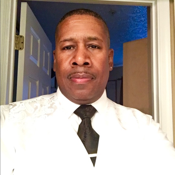 Profile Picture of Jeffery Witherspoon (@jefferywithersp) on Poshmark