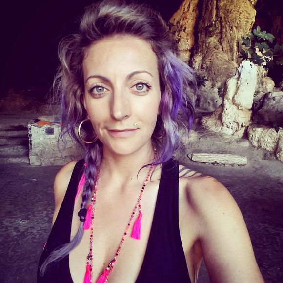 Profile Picture of Zora Pavonine (@zoravonpavonine) on Poshmark