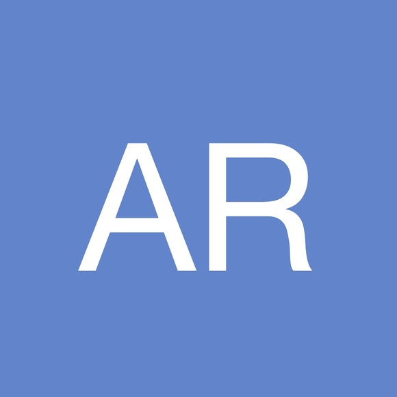 Profile Picture of Amy Read (@teacheril) on Poshmark