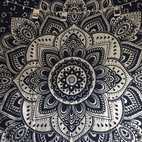 Alina Vendetti - Poshmark Profile Picture of Alina Vendetti (@alinamoriahv) on Poshmark