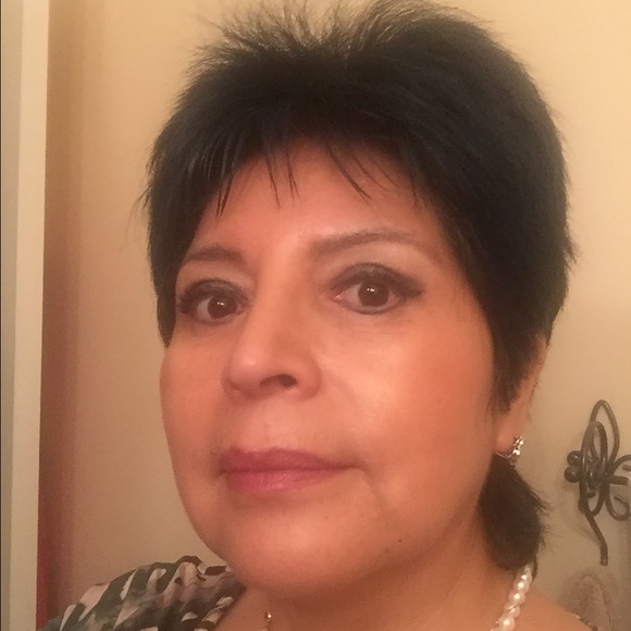 Profile Picture of Joana Caldas (@sapltillas) on Poshmark