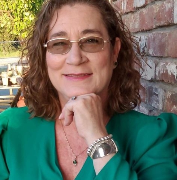 Profile Picture of Colleen Tescher (@teschercolleen) on Poshmark