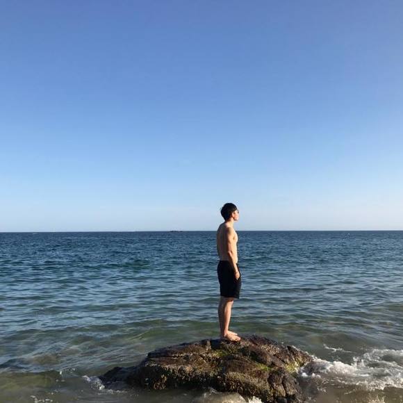 Profile Picture of Aaron Wang (@wangfengdi) on Poshmark