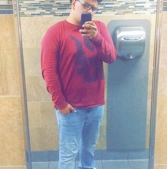 Profile Picture of Nathaniel Pineda (@nathanielpineda) on Poshmark