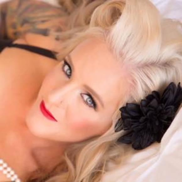 Profile Picture of Christine Koeneman-emmons (@shoediva18) on Poshmark