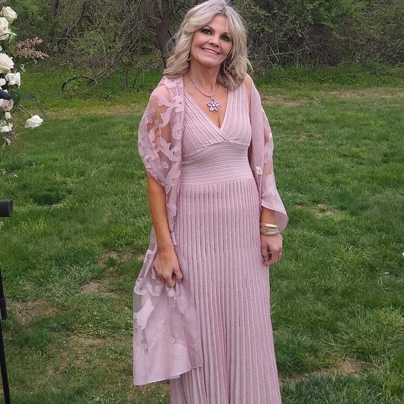 Jody Hodge - Poshmark Profile Picture of Jody Hodge (@jody_hodge) on Poshmark