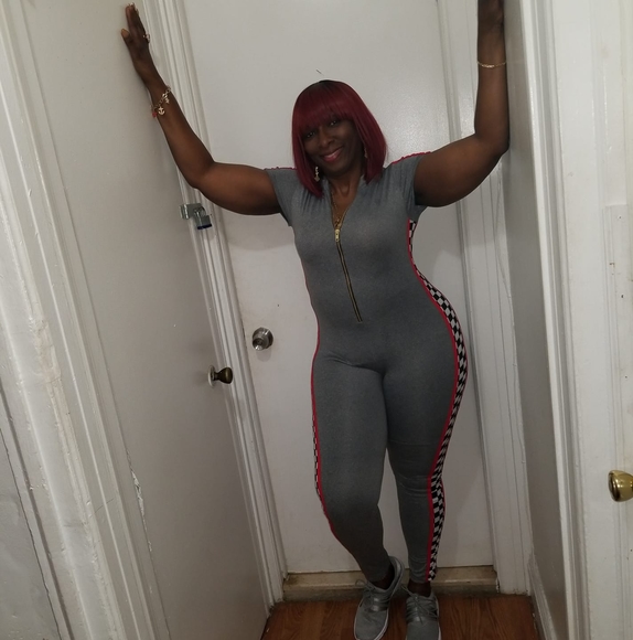 Profile Picture of Andreen Richards (@andreenrichards) on Poshmark