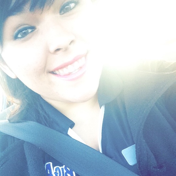 Profile Picture of Victoria Lizama (@ricecakeyo) on Poshmark