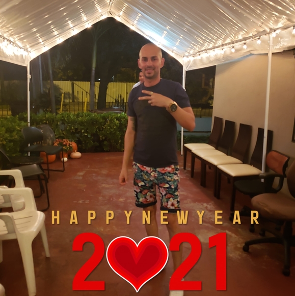 Profile Picture of Heiker Marrerogarcia (@87082920924) on Poshmark