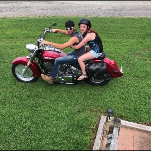 Profile Picture of Stacielynn Belvin (@stacielynn_b) on Poshmark