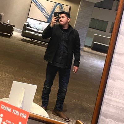 Profile Picture of Eric Lorenzo (@Ericlor17) on Twitter