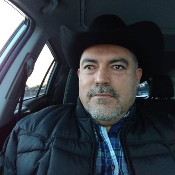 Profile Picture of David Recendez (@tejujan09) on Poshmark