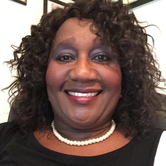 Profile Picture of Doris Alexander (@dorisalexander1) on Poshmark