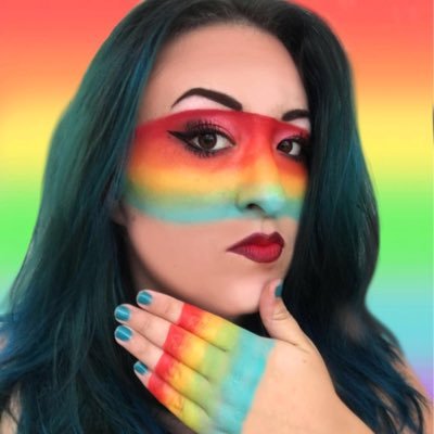 Profile Picture of Taylor Lutzker (@damntheglam) on Twitter