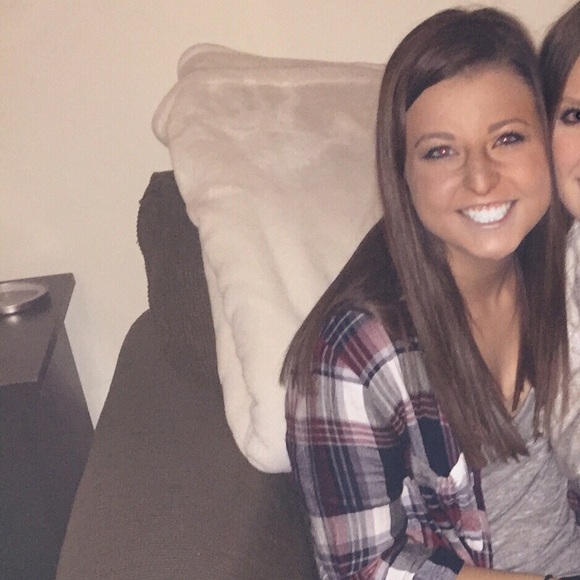 Profile Picture of Alexa Bowman (@alexabowman) on Poshmark