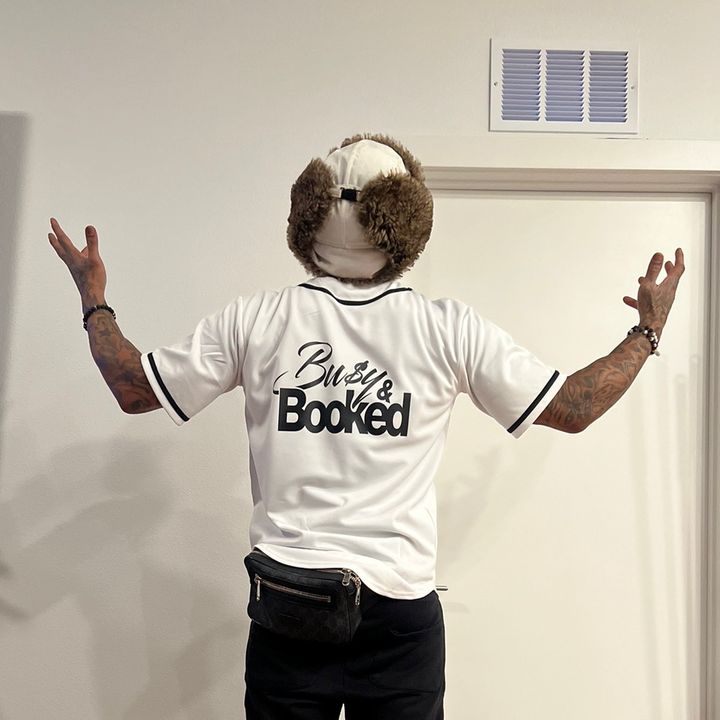 Profile Picture of Jonathan Darling (@@busyndbooked) on Tiktok